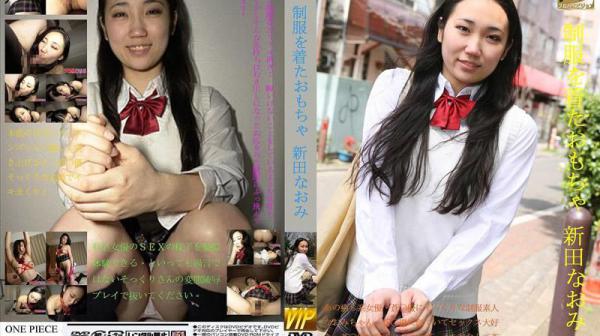 身穿制服的玩具 3418